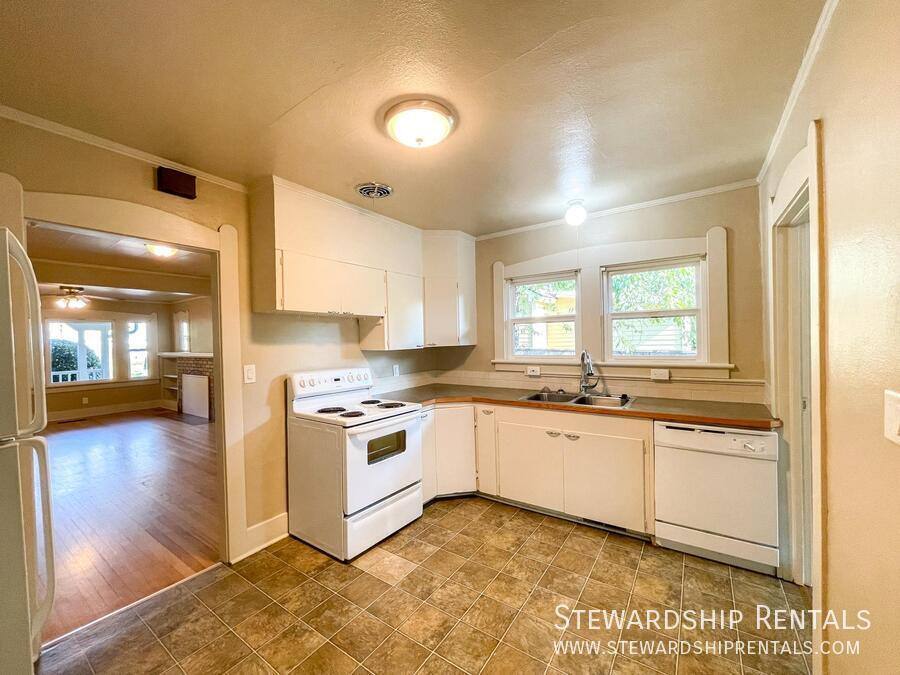 House for rent at 1745 Olive St, Eugene, OR 97401