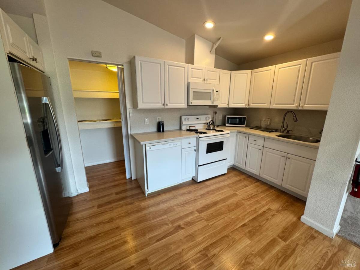 Apartment for rent at 3753 Santa Rosa Ave #3753E, Santa Rosa, CA 95407