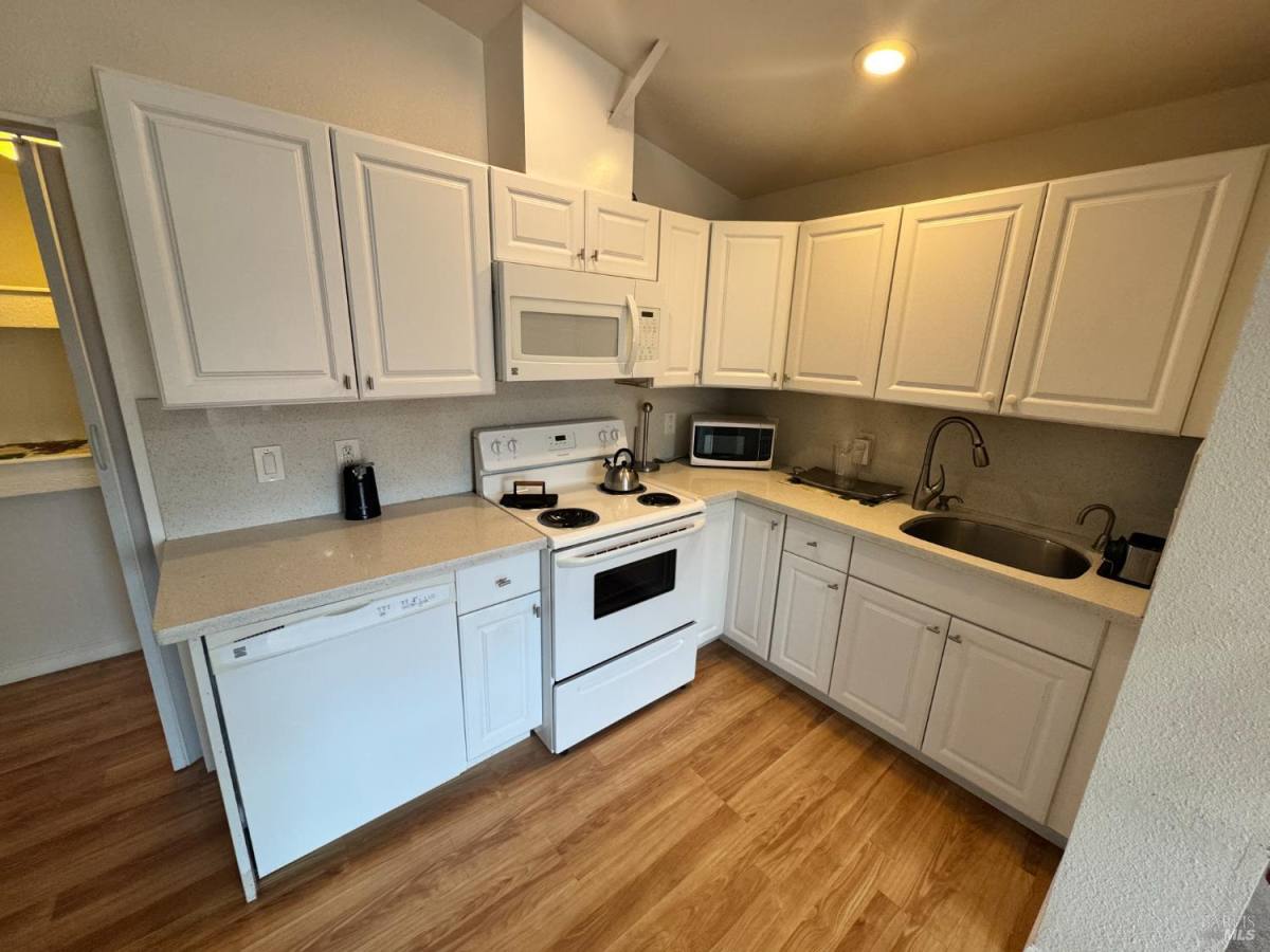 Apartment for rent at 3753 Santa Rosa Ave #3753E, Santa Rosa, CA 95407