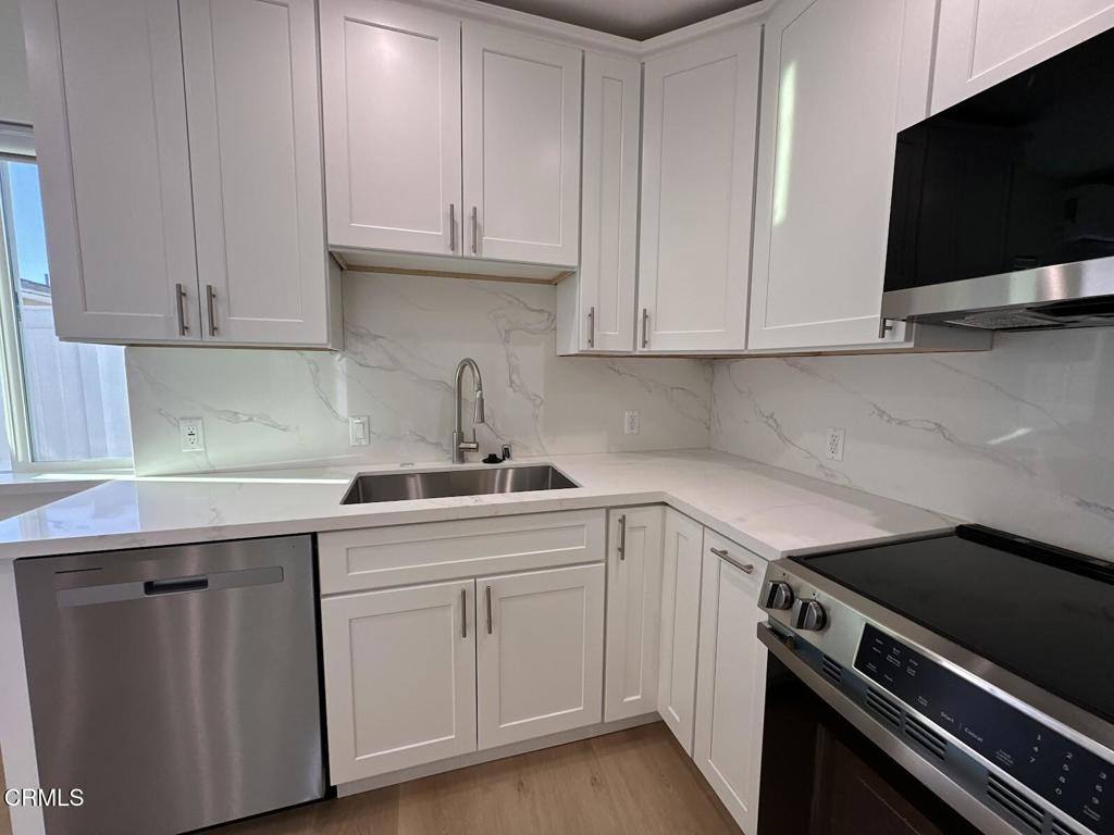 Apartment for rent at 17451 Keswick St, Northridge, CA 91325