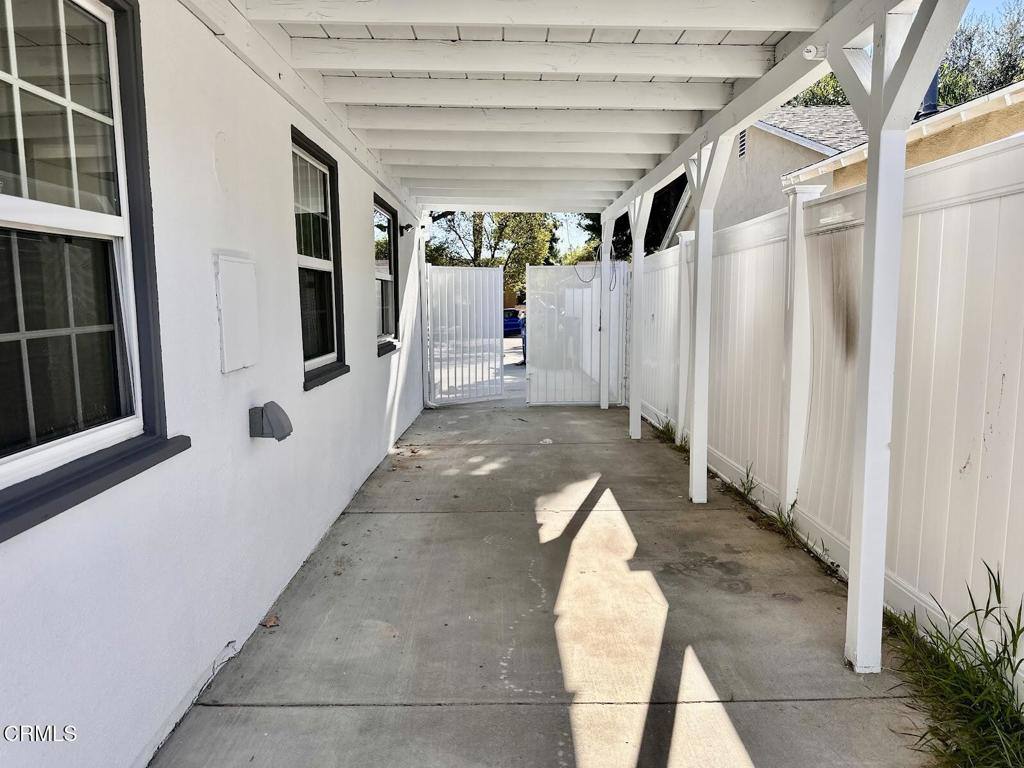 Apartment for rent at 17451 Keswick St, Northridge, CA 91325
