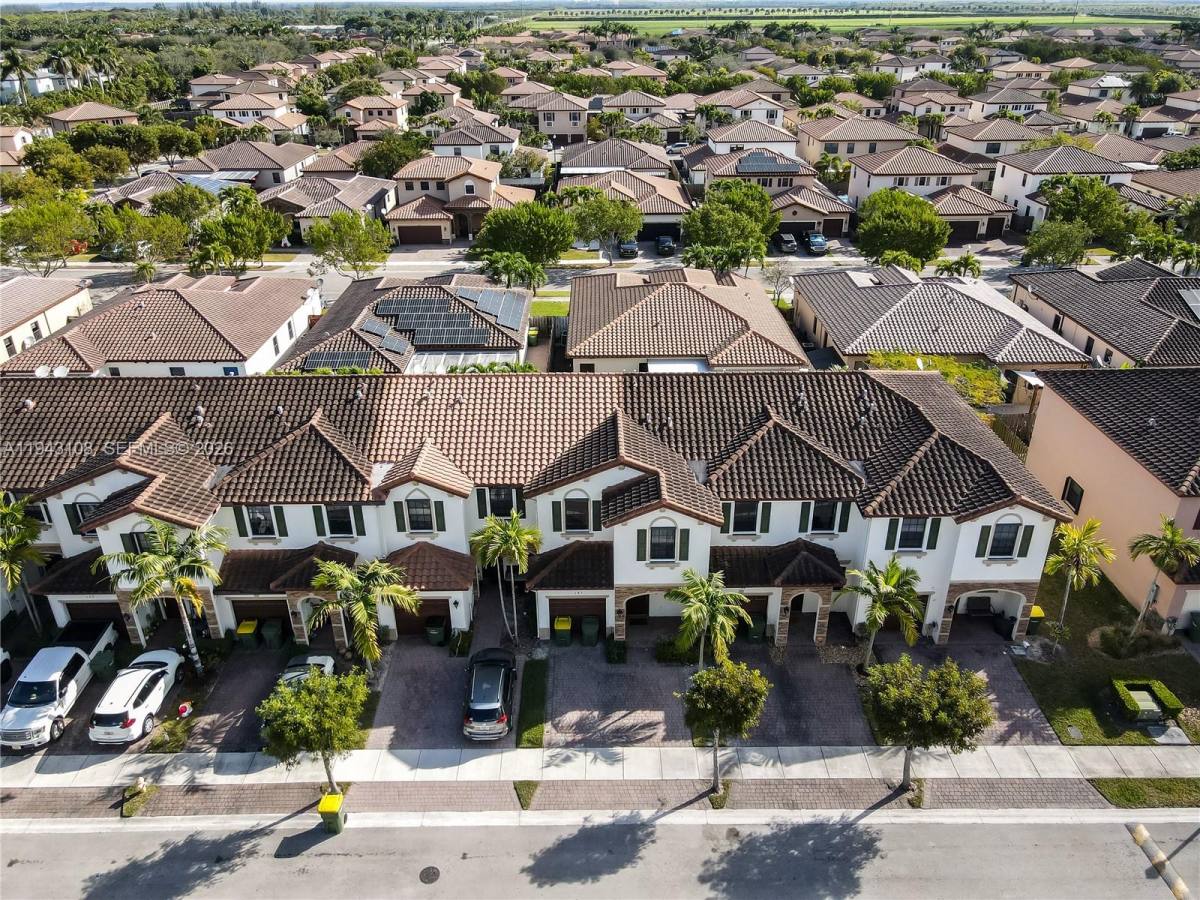 Townhouse for rent at 141 SE 34th Terrace #141, Homestead, FL 33033