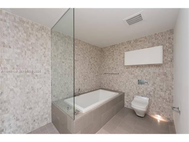 Apartment for rent at 68 SE 6th St #3708, Miami, FL 33131