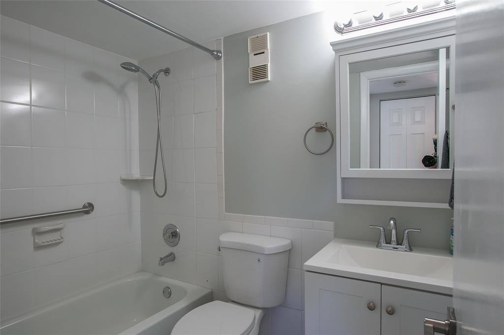 Apartment for rent at 10557 NW 10th St #101, Hollywood, FL 33026