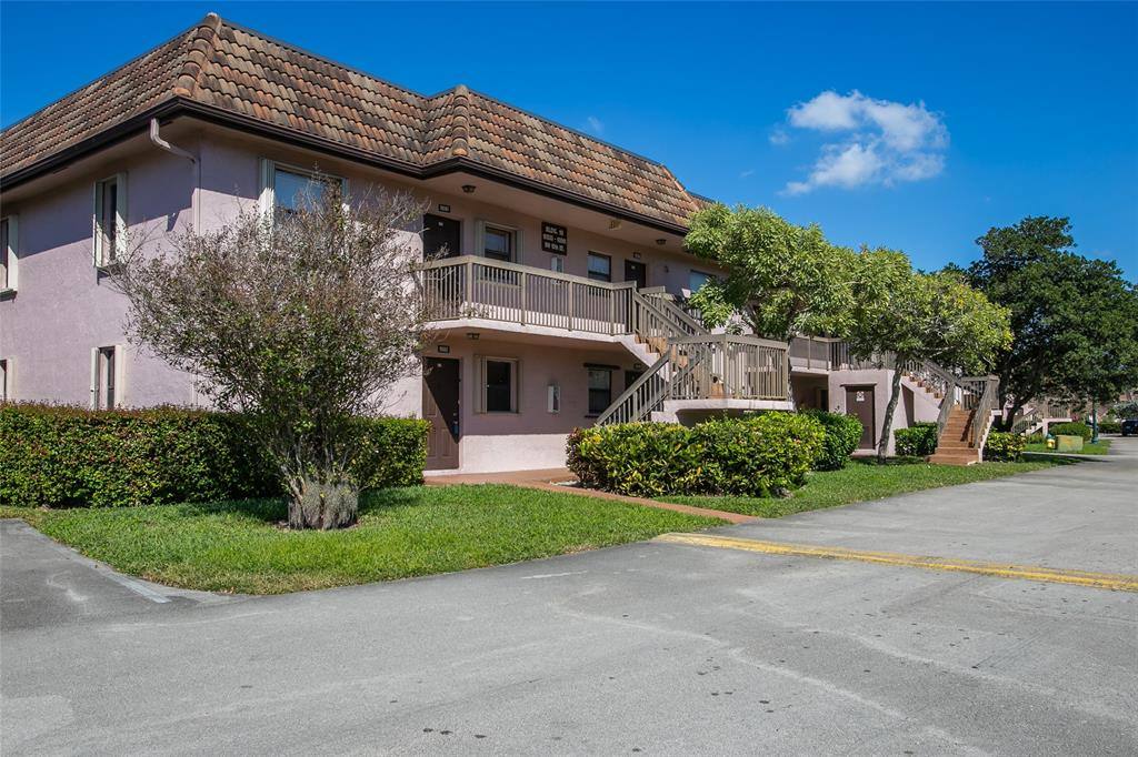 Apartment for rent at 10557 NW 10th St #101, Hollywood, FL 33026