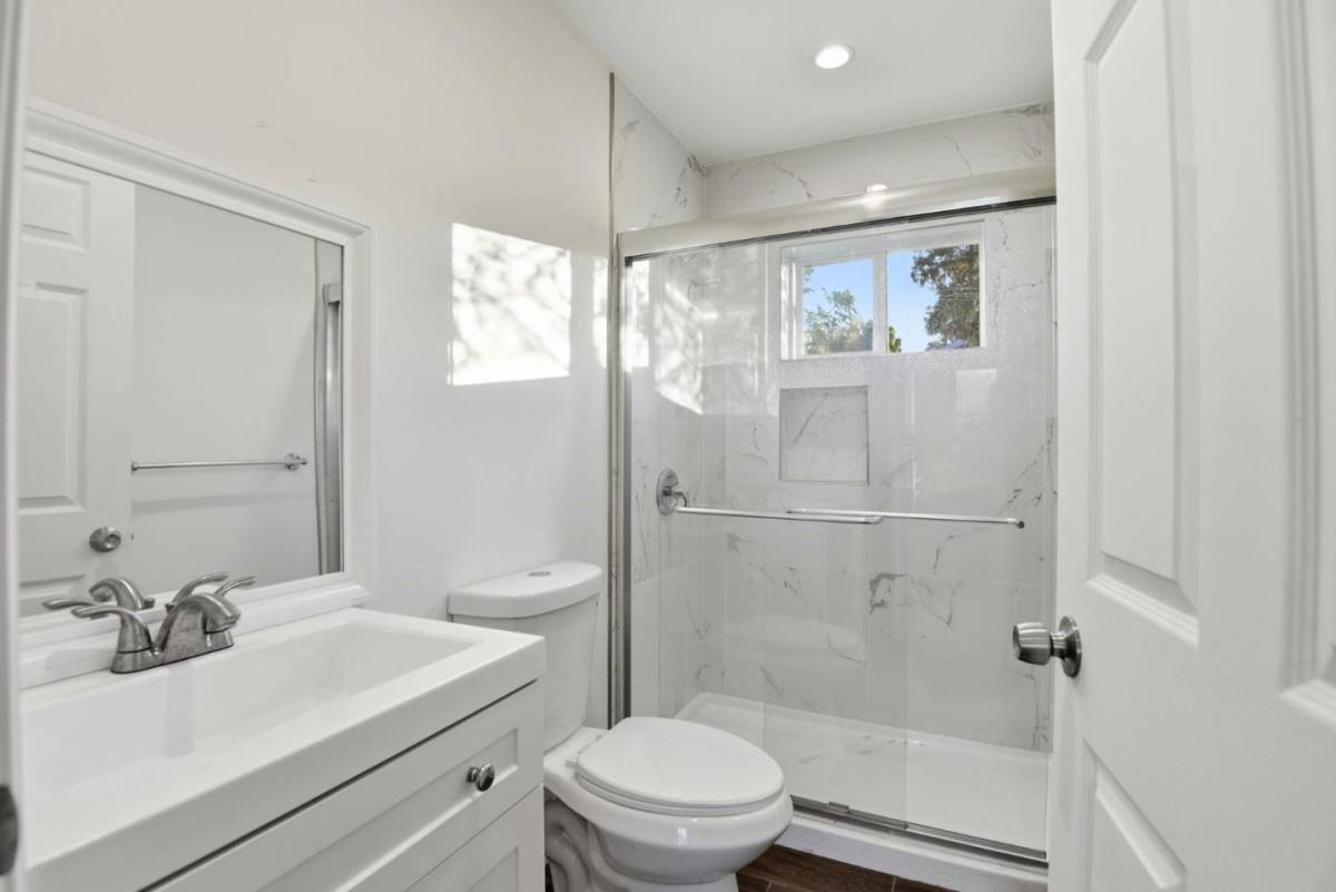 Apartment for rent at 648 Anita St #648-1, Monrovia, CA 91016