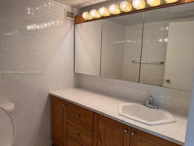 Apartment for rent at 5401 Collins Ave #1512, Miami Beach, FL 33140