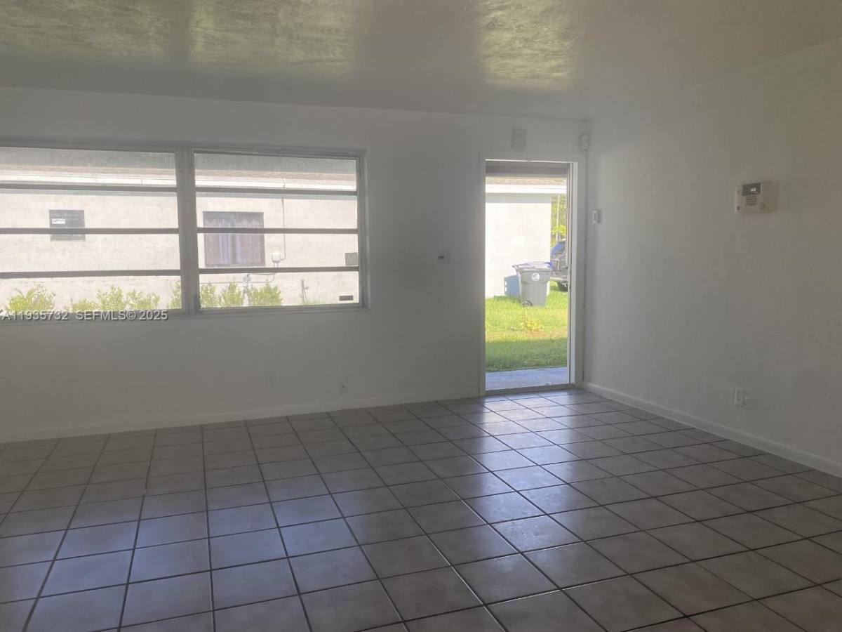 Apartment for rent at 5904 SW 27th St #5904S, Hollywood, FL 33023