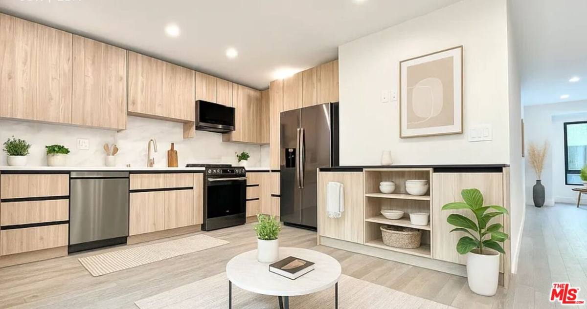 Apartment for rent at 1444 S Crescent Heights Blvd, Los Angeles, CA 90035