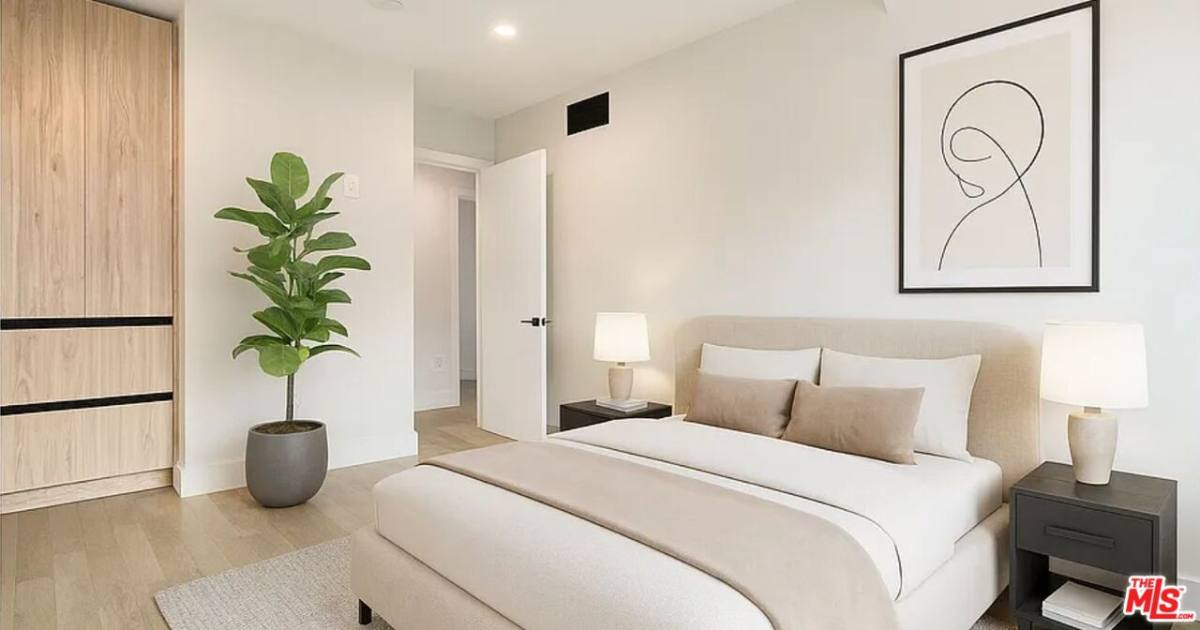 Apartment for rent at 1444 S Crescent Heights Blvd, Los Angeles, CA 90035