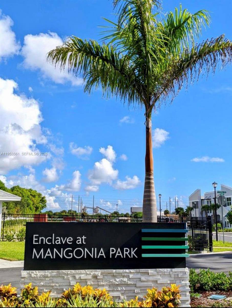 Townhouse for rent at 5629 Mentmore Dr, West Palm Beach, FL 33407