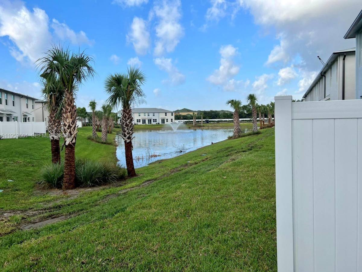 Townhouse for rent at 5629 Mentmore Dr, West Palm Beach, FL 33407