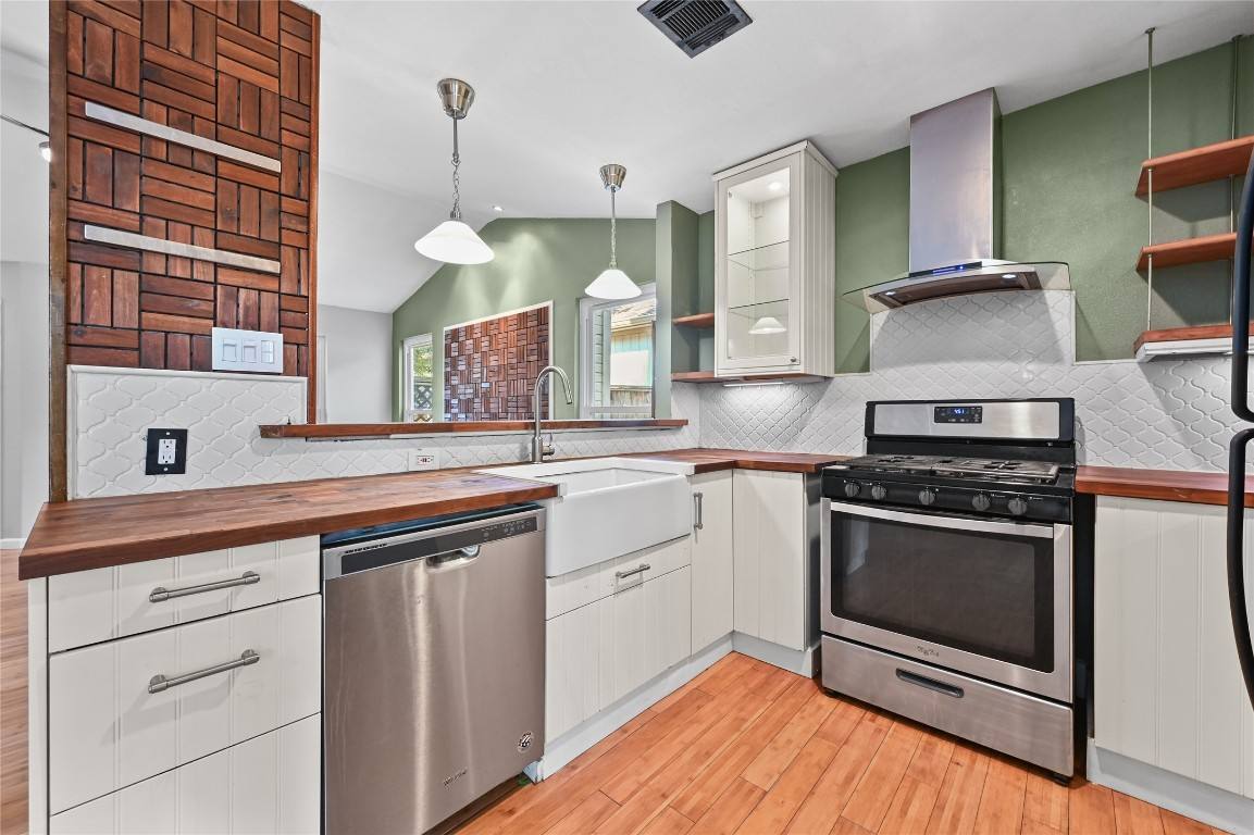 Apartment for rent at 5304 China Berry Rd, Austin, TX 78744
