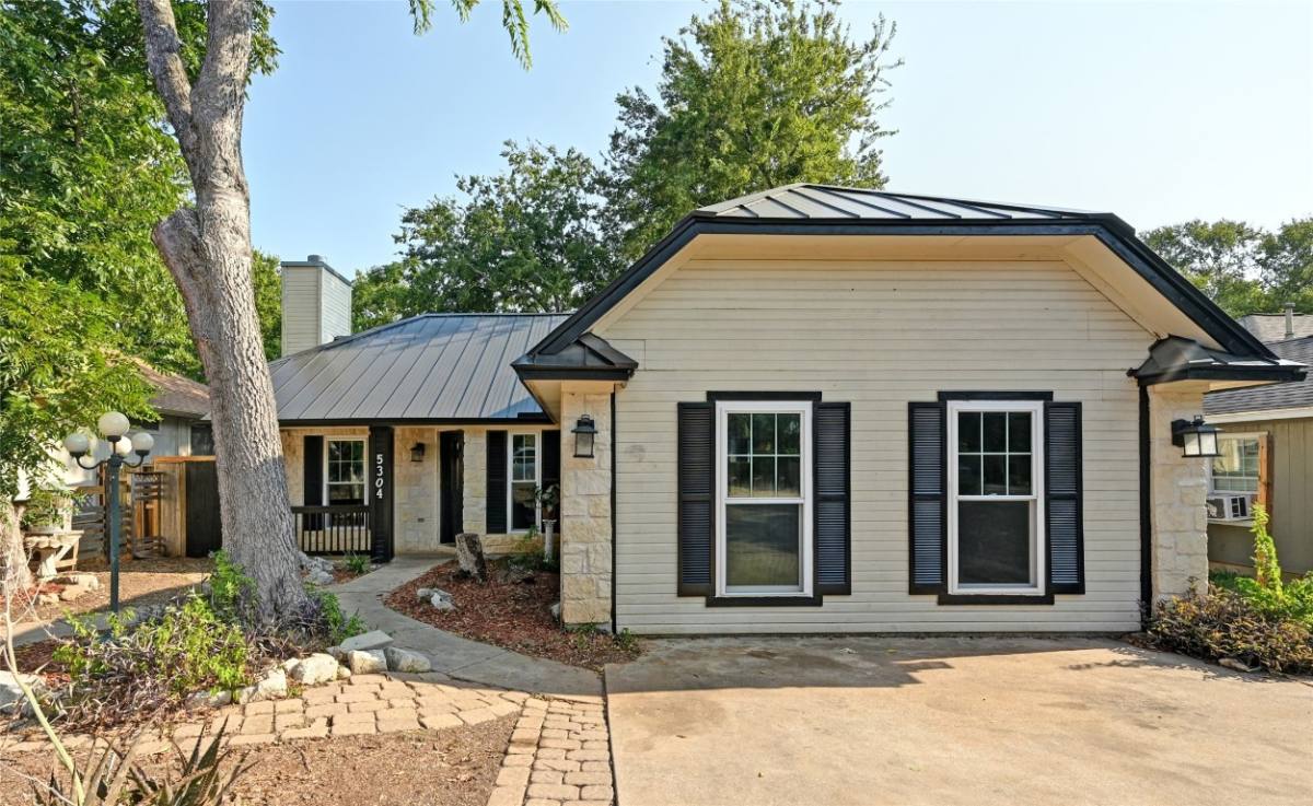 Apartment for rent at 5304 China Berry Rd, Austin, TX 78744