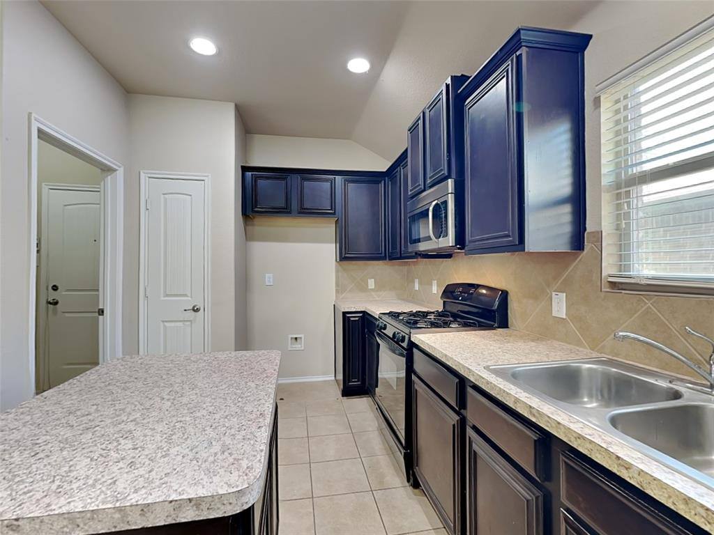 Apartment for rent at 1114 Bexar Ave, Melissa, TX 75454