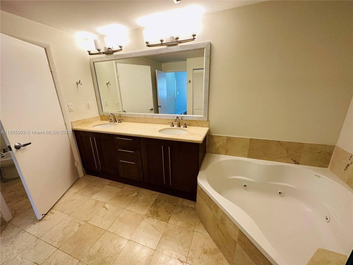 Apartment for rent at 118 Zamora Ave #308, Miami, FL 33134
