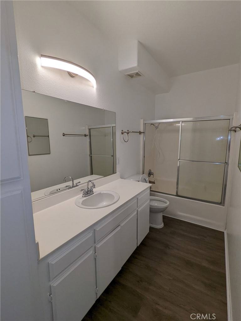 Apartment for rent at 1215 E San Antonio Dr, Long Beach, CA 90807