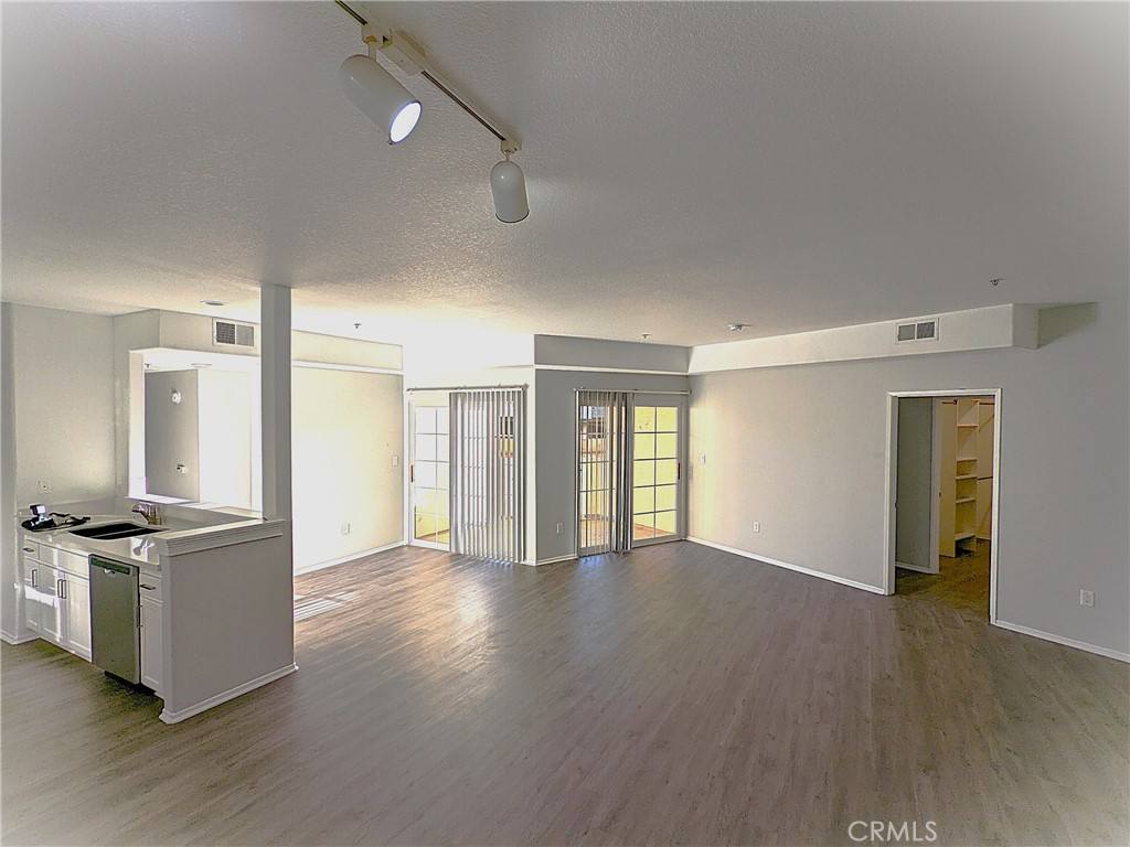 Apartment for rent at 1215 E San Antonio Dr, Long Beach, CA 90807