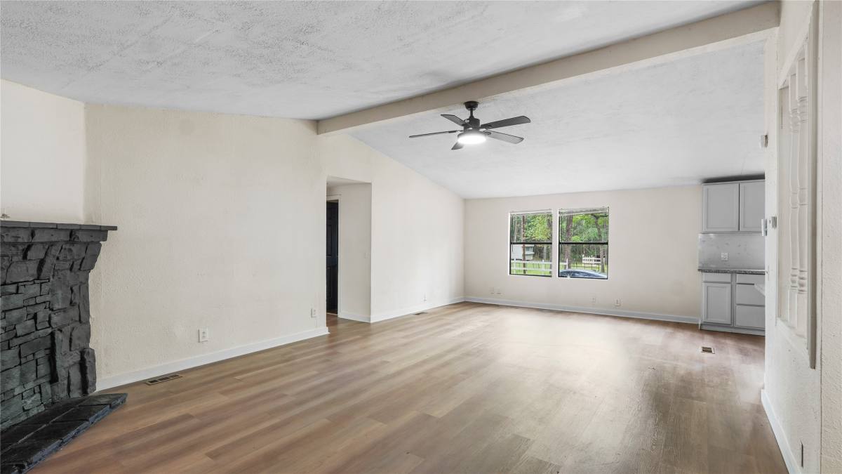 Apartment for rent at 2359 Virginia Ave, Montgomery, TX 77316