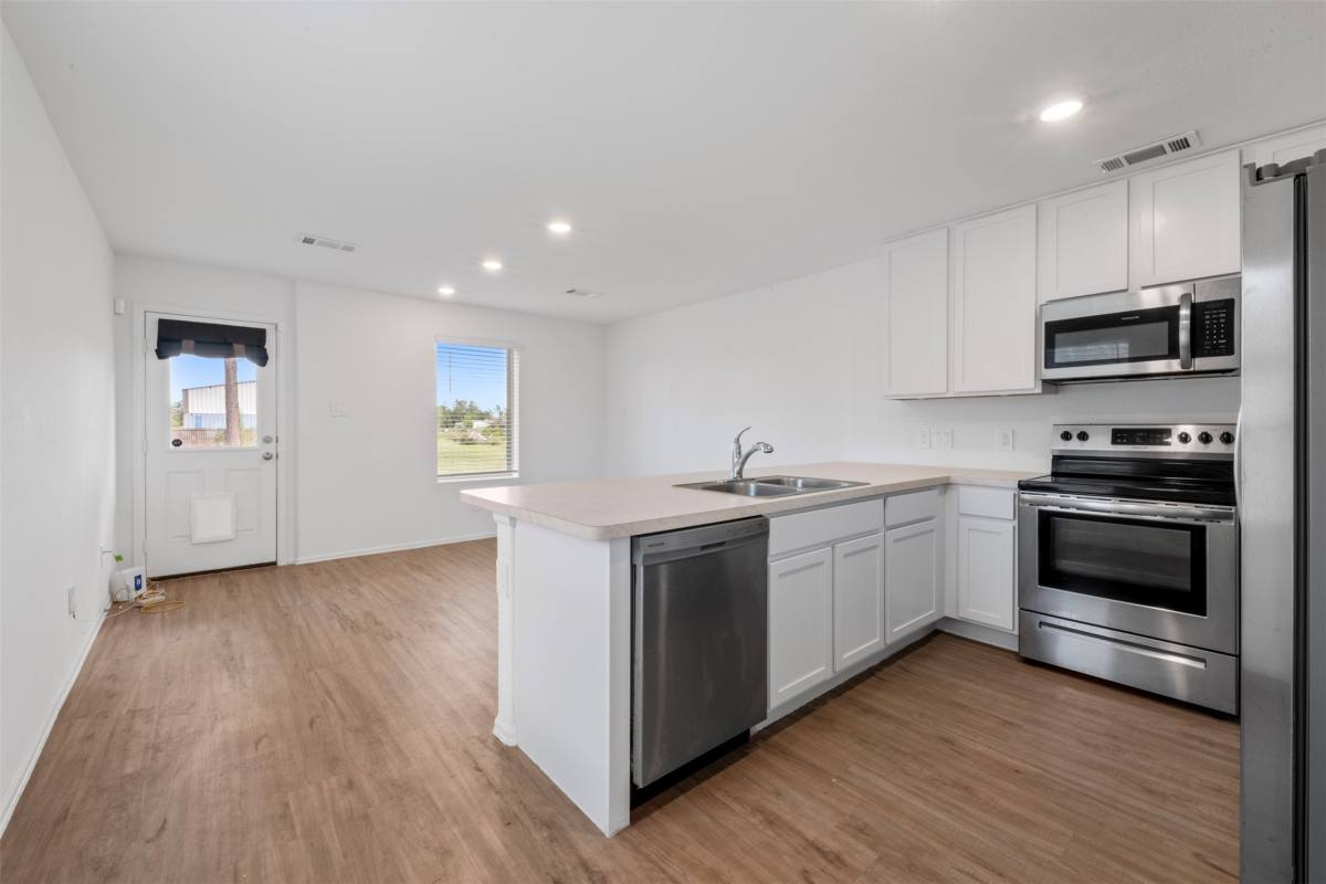 Apartment for rent at 1044 Rd 5203, Cleveland, TX 77327