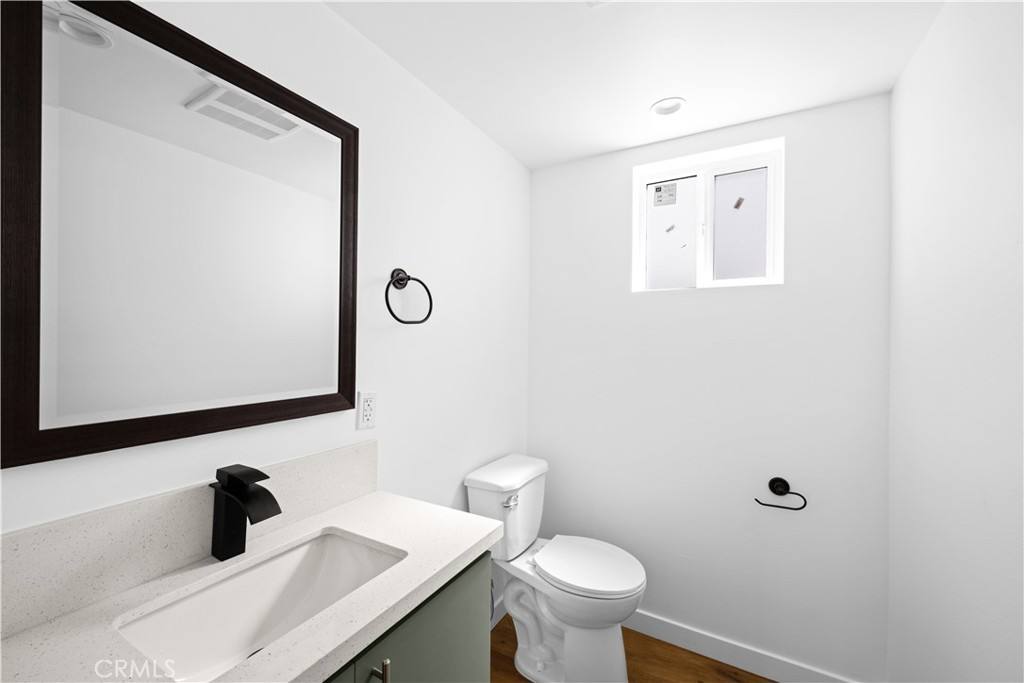 Apartment for rent at 6830 Hazeltine Ave #2, Van Nuys, CA 91405