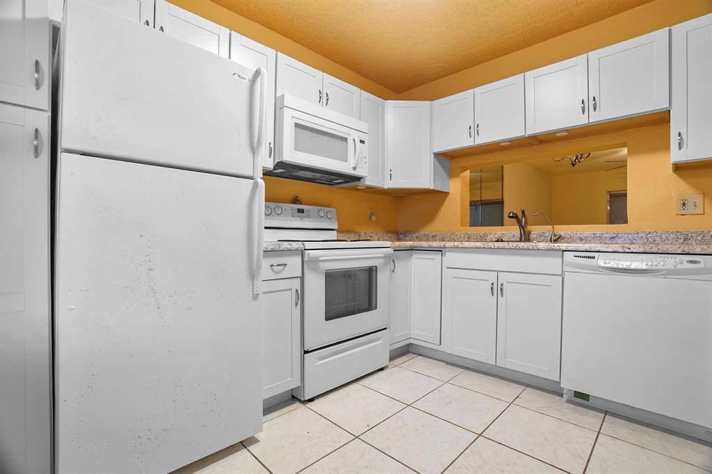 Apartment for rent at 3071 Holiday Springs Blvd #102, Pompano Beach, FL 33063
