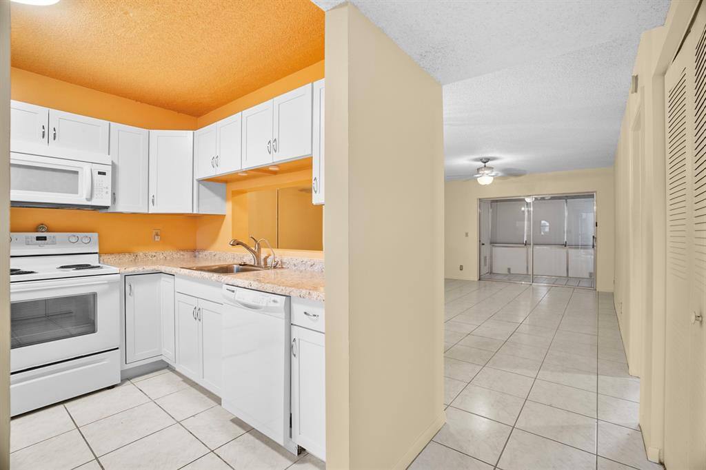 Apartment for rent at 3071 Holiday Springs Blvd #102, Pompano Beach, FL 33063