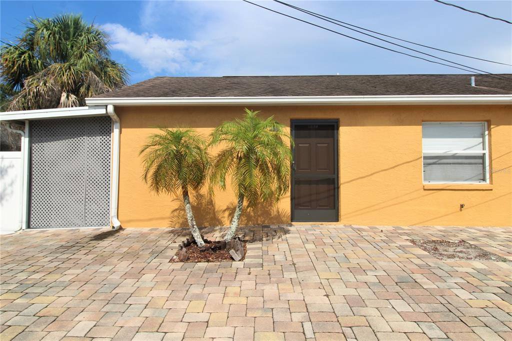 Apartment for rent at 867 Ponder Ave #867, Sarasota, FL 34232