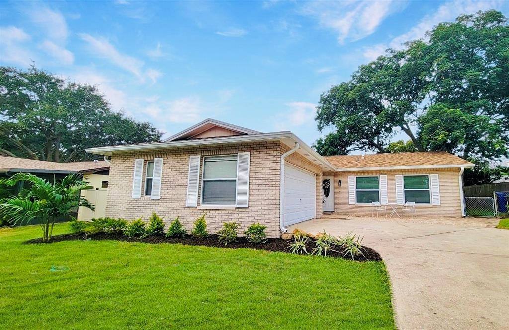 Apartment for rent at 1902 Briarwood St, Dunedin, FL 34698