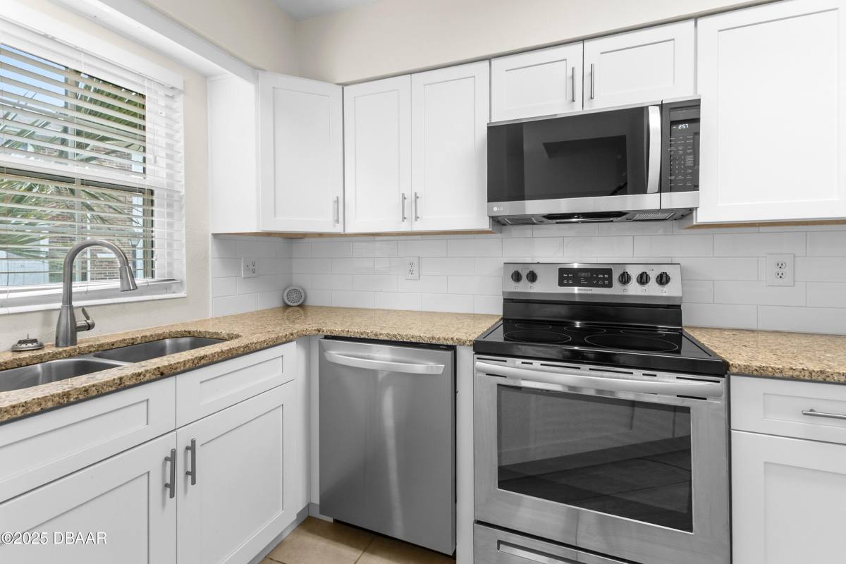 Townhouse for rent at 2200 S Palmetto Ave #2200B050, Daytona Beach, FL 32119