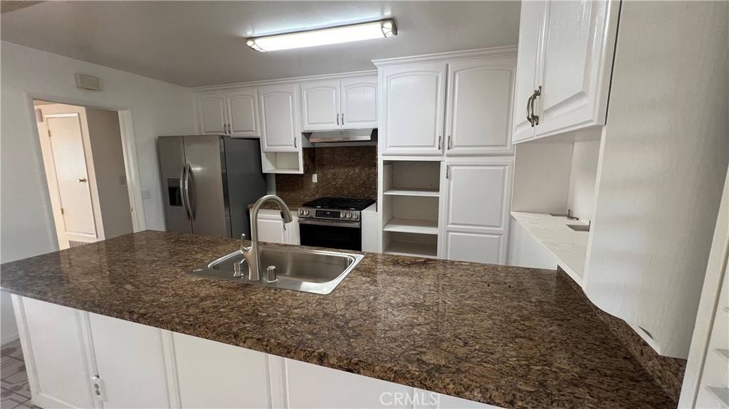 Apartment for rent at 7728 Sausalito Ave, Canoga Park, CA 91304