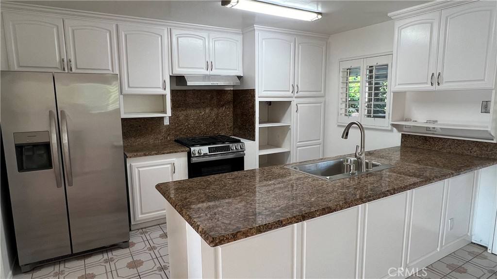 Apartment for rent at 7728 Sausalito Ave, Canoga Park, CA 91304