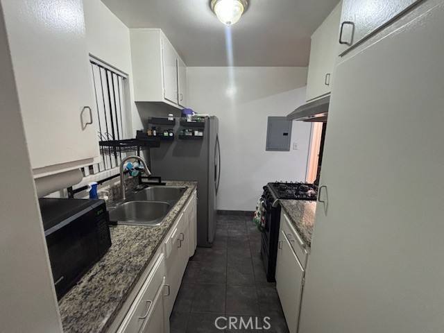 Apartment for rent at 12135 Valley Spring Lane #1, Studio City, CA 91604