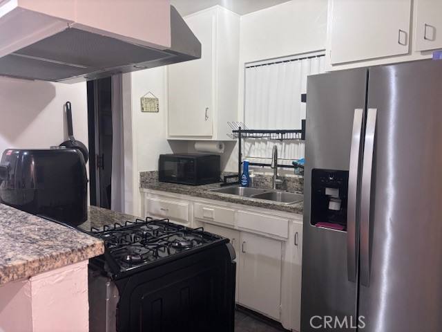 Apartment for rent at 12135 Valley Spring Lane #1, Studio City, CA 91604