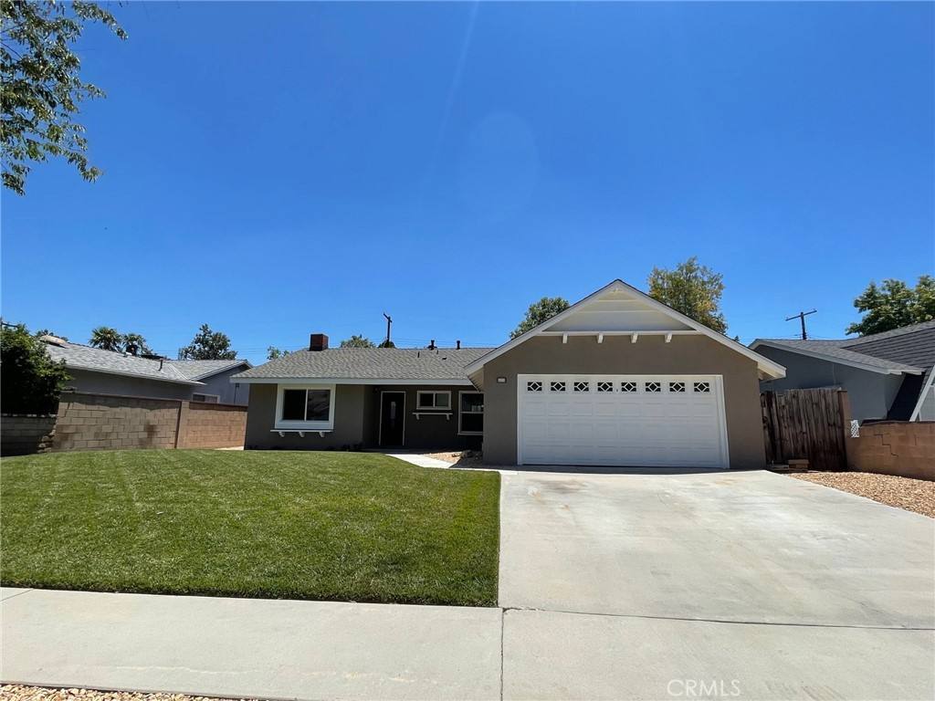 Apartment for rent at 23370 Schoolcraft St, West Hills, CA 91307