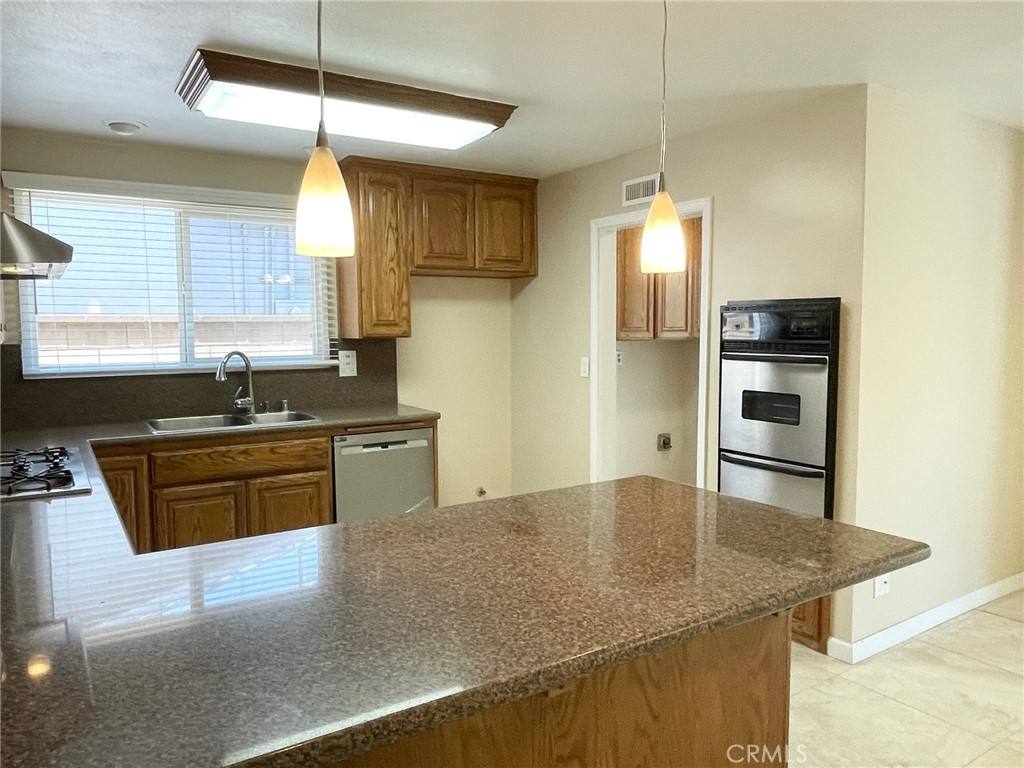 Apartment for rent at 23370 Schoolcraft St, West Hills, CA 91307