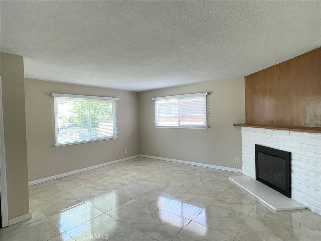 Apartment for rent at 23370 Schoolcraft St, West Hills, CA 91307