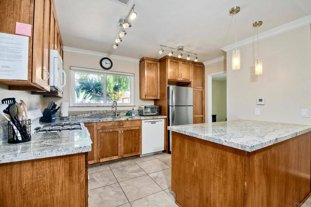 Apartment for rent at 4524 Royal Oak Dr, Oceanside, CA 92056