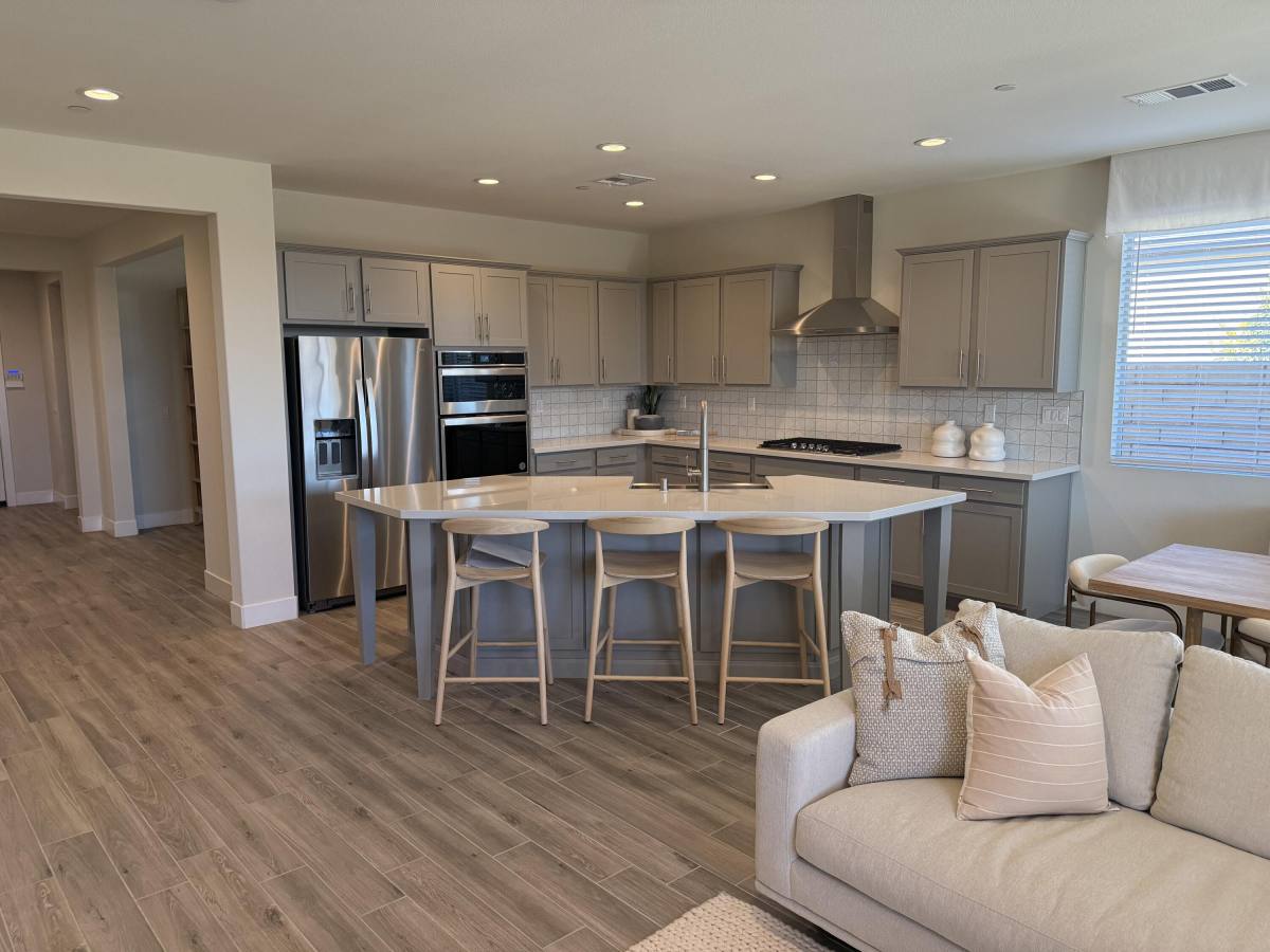 Apartment for rent at 39912 Felicita Parkway, Palm Desert, CA 92211