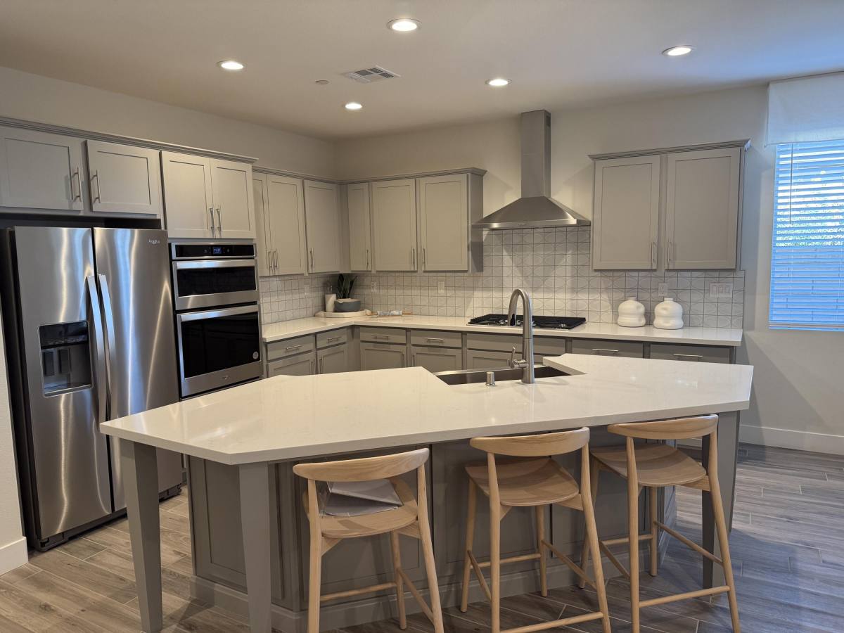 Apartment for rent at 39912 Felicita Parkway, Palm Desert, CA 92211