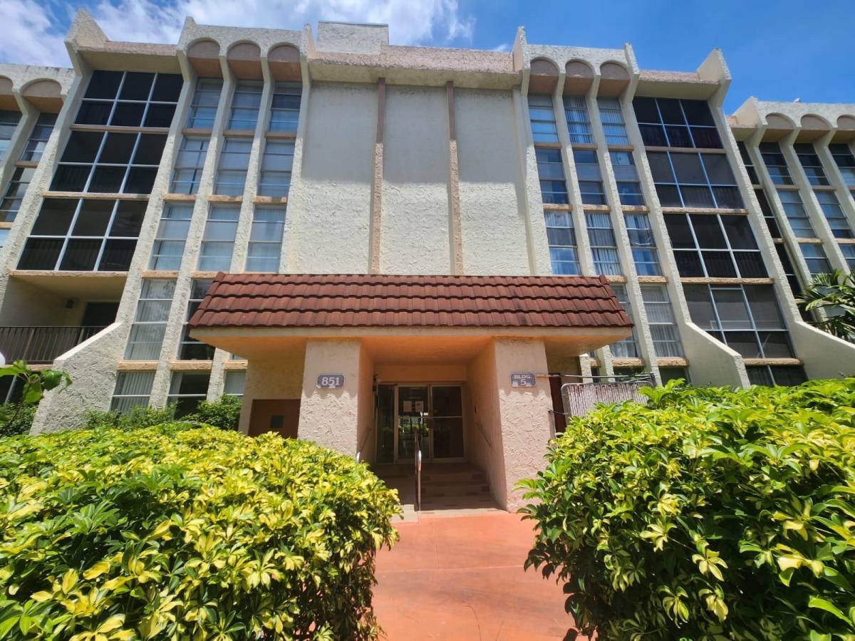 Apartment for rent at 851 Three Islands Blvd #102, Hallandale, FL 33009