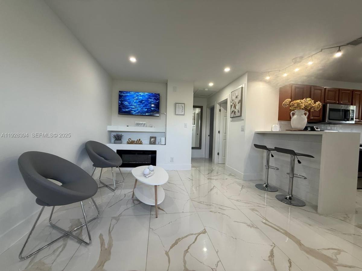 Apartment for rent at 208 NW 7th St #12, Hallandale, FL 33009