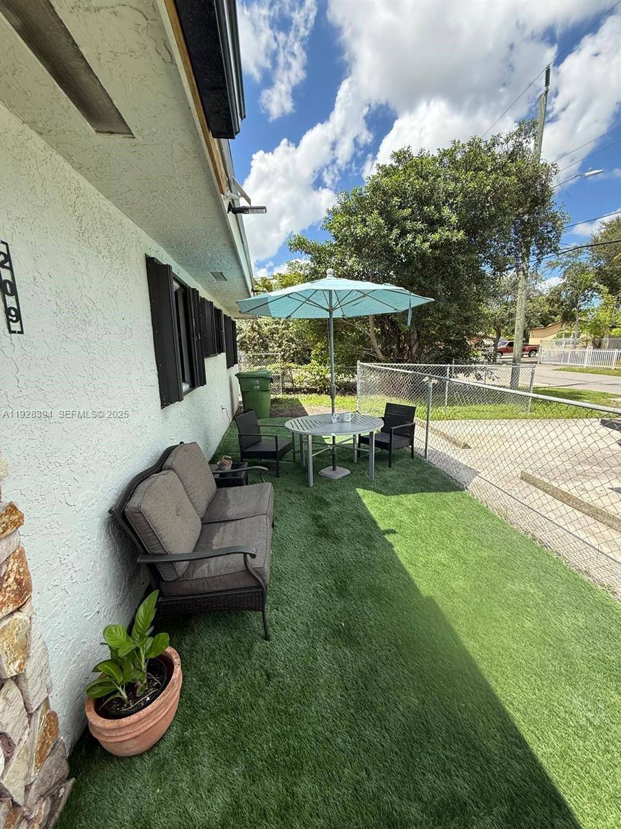Apartment for rent at 208 NW 7th St #12, Hallandale, FL 33009