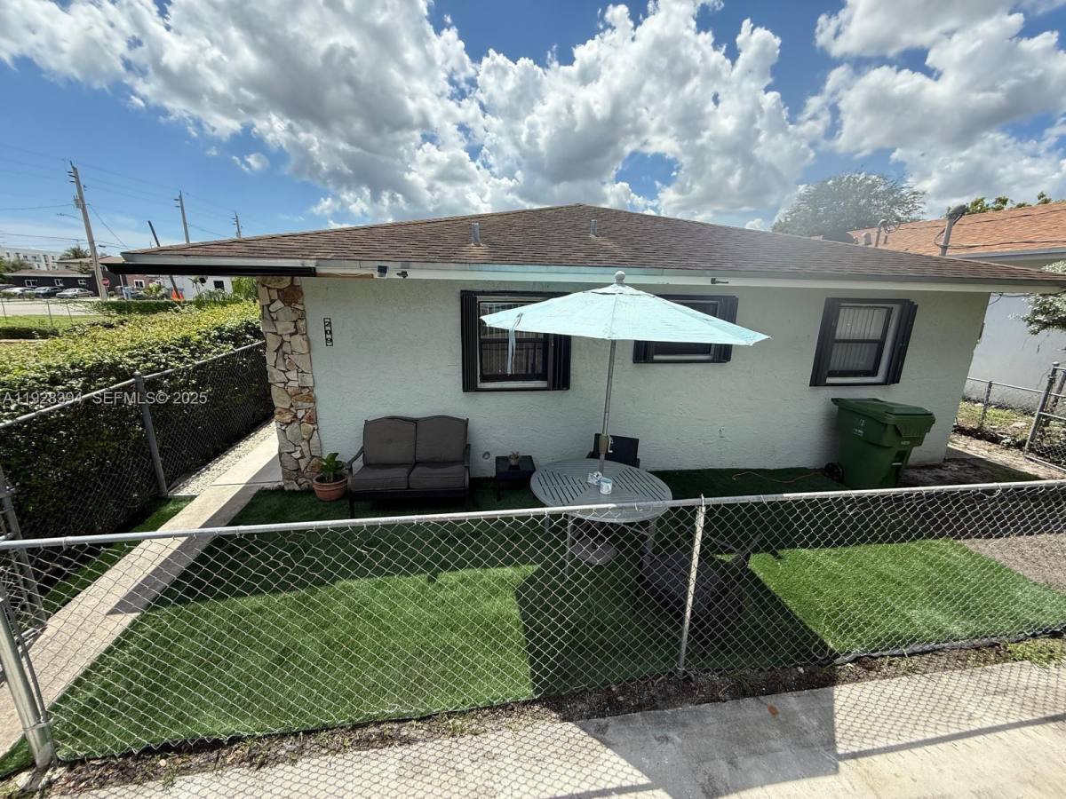 Apartment for rent at 208 NW 7th St #12, Hallandale, FL 33009