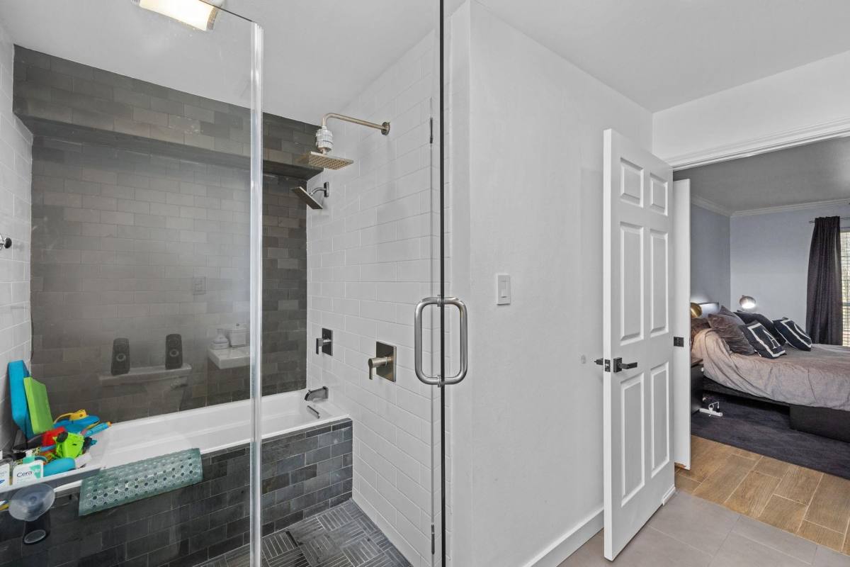 Apartment for rent at 827 Thicket Lane #827, Houston, TX 77079