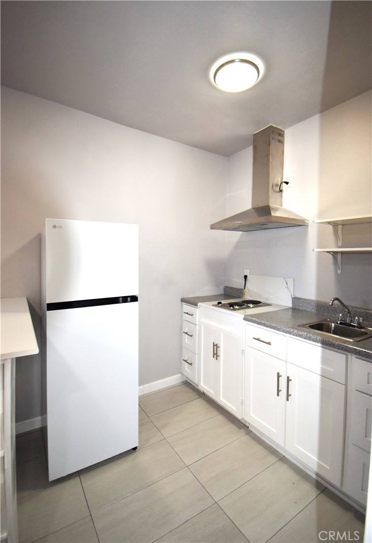 Apartment for rent at 15414 Kinzie St, North Hills, CA 91343