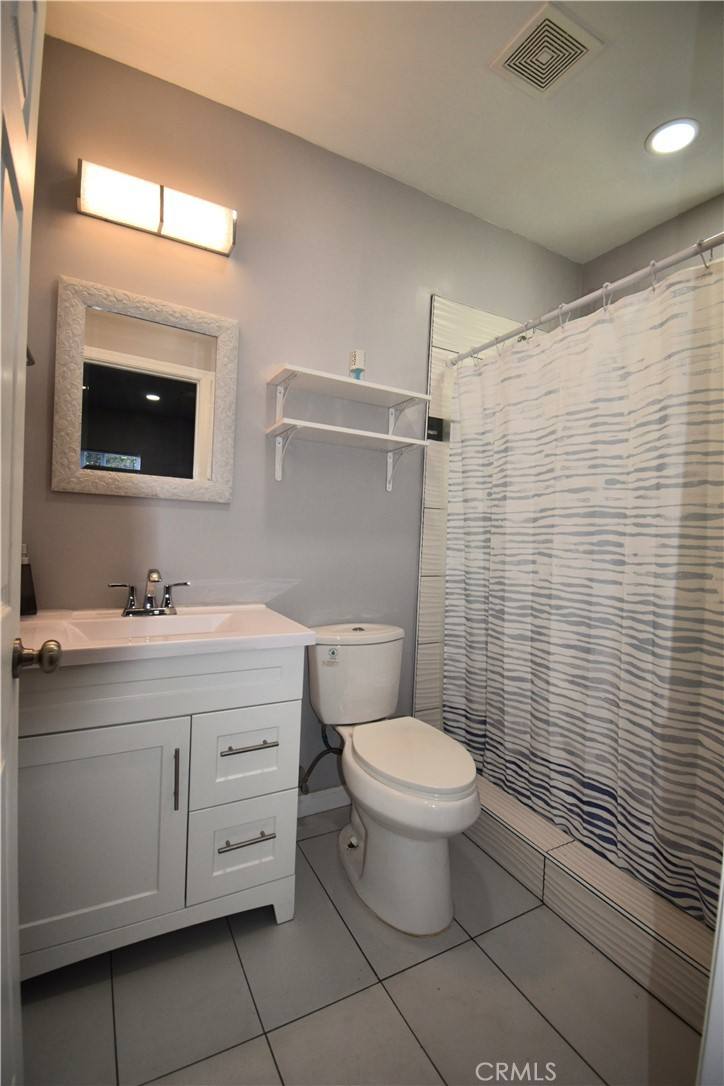 Apartment for rent at 15414 Kinzie St, North Hills, CA 91343