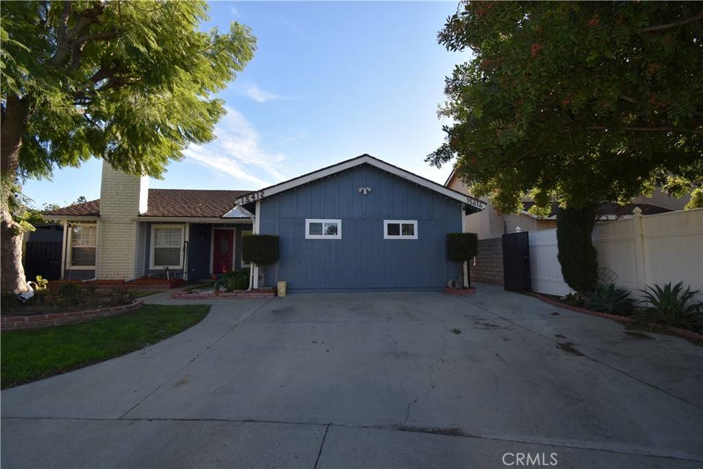 Apartment for rent at 15414 Kinzie St, North Hills, CA 91343