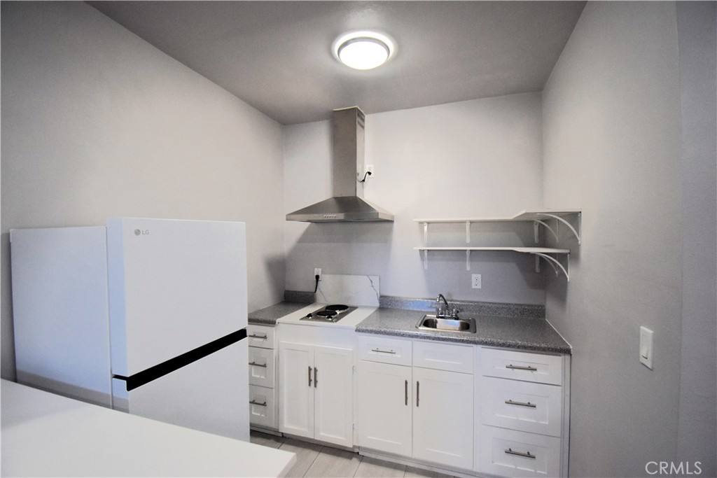 Apartment for rent at 15414 Kinzie St, North Hills, CA 91343