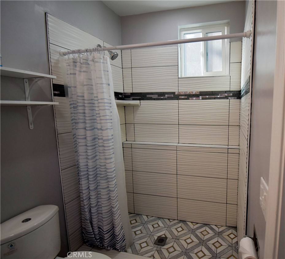 Apartment for rent at 15414 Kinzie St, North Hills, CA 91343